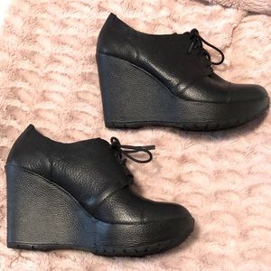 BRAND NEW❤️‍🔥 KORKS WEDGE SHOES🖤🤍🖤